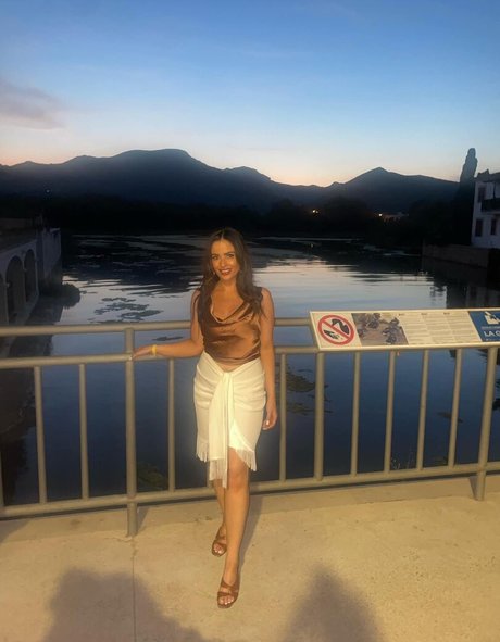 大学生カップルのオンリーファンズ ホット 写真