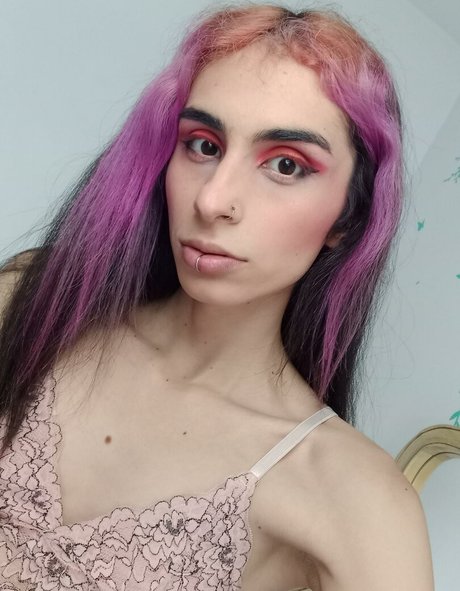 Luna Del Rey 裸モデル 写真