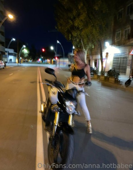 anna hotbabee 限定モデル 画像