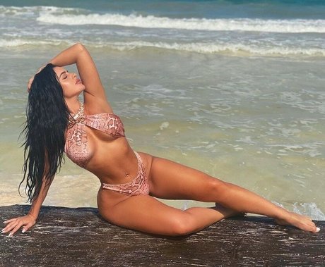 Stephanie Ball 裸モデル 写真