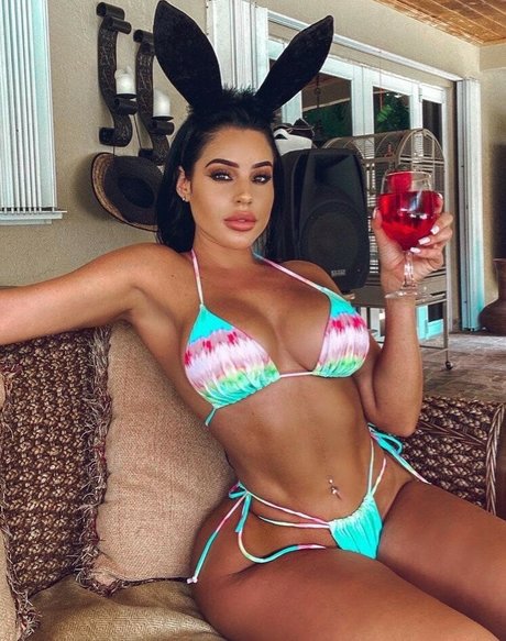 Stephanie Ball 無料女優 写真