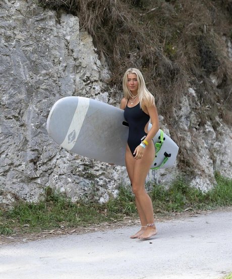 ウェブカメラ オンリーファンズ ホット裸 画像