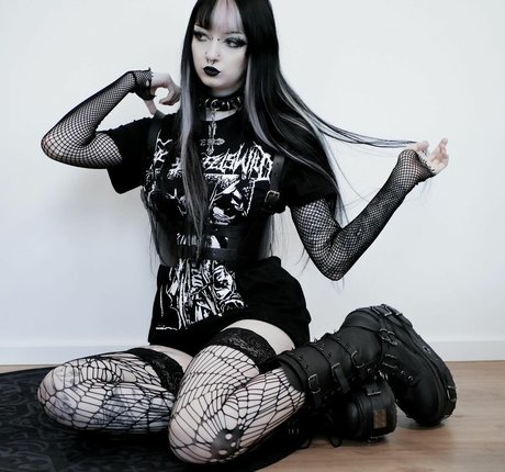 CreepyCassy ポルノスター エロティック 写真