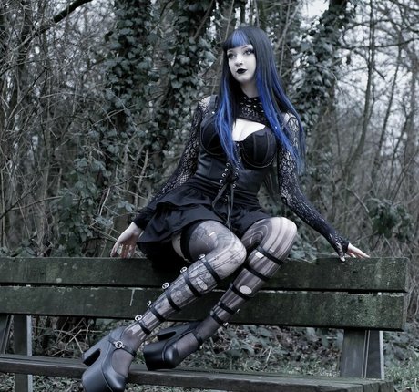 CreepyCassy 完璧なモデル 画像