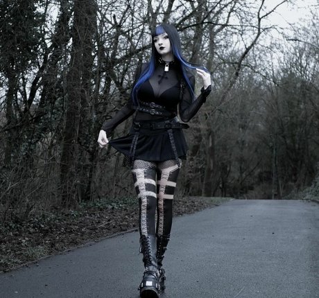 CreepyCassy 美しい女優 画像