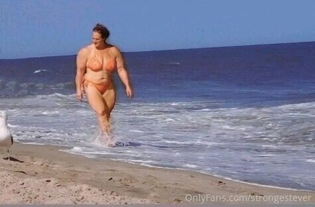 ぽっちゃり 主観視点 OnlyFans アートポルノ 写真