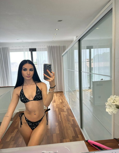 mariana skk 完璧なポルノスター 画像