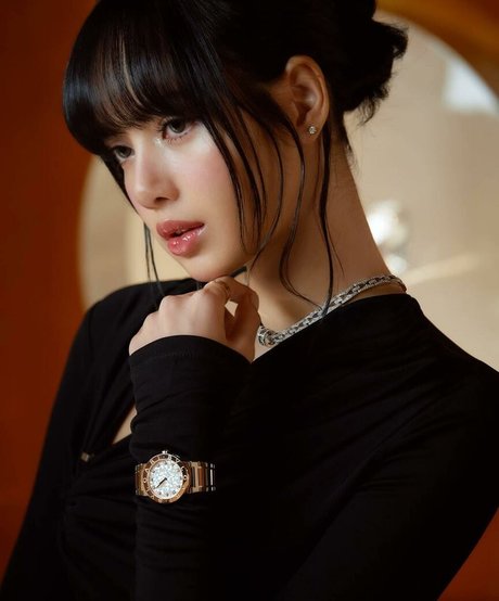 Lisa Blackpink ヌードスター 写真