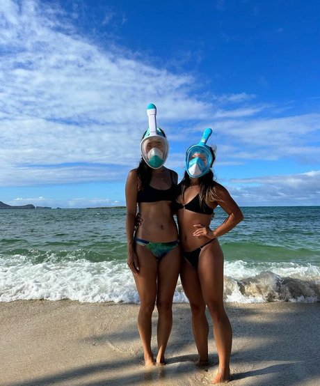 背が高くて巨乳のOnlyFans アートポルノ 写真