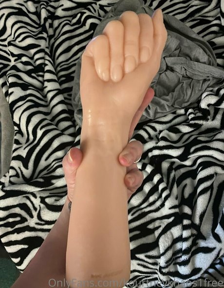 kourtneykhaos1free ポルノスター ホット 写真