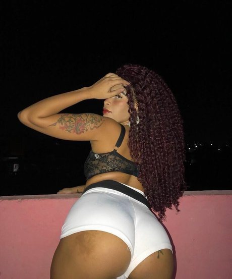 Duny Evelly 素敵なスター 写真