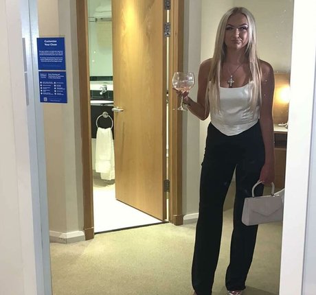 垂れ下がった熟女OnlyFans トップ アーカイブ