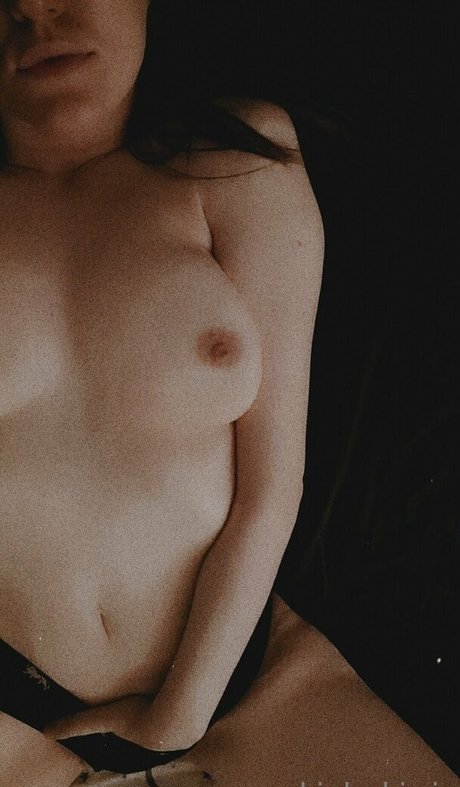 黒いお尻のオンリーファンズ ヌード 画像