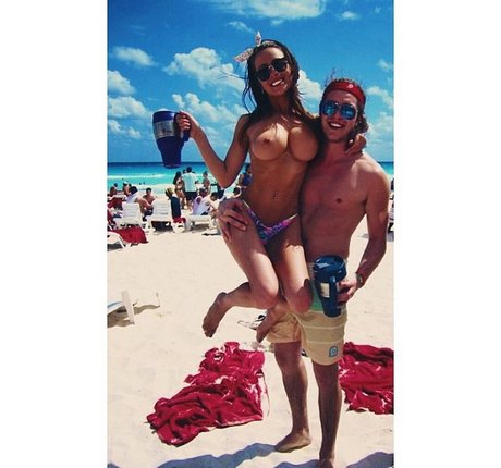 肉厚マンコオンリーファンズ 無料エロ 画像