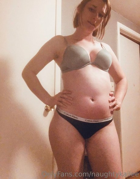 naughtykailee アダルト女優 写真