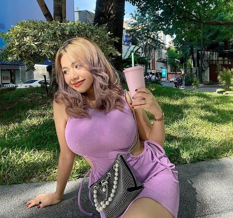 義母オンリーファンズ セクシー 画像