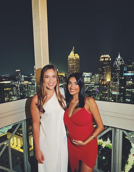 パフィーオンリーファンズ ポルノグラフィック 写真