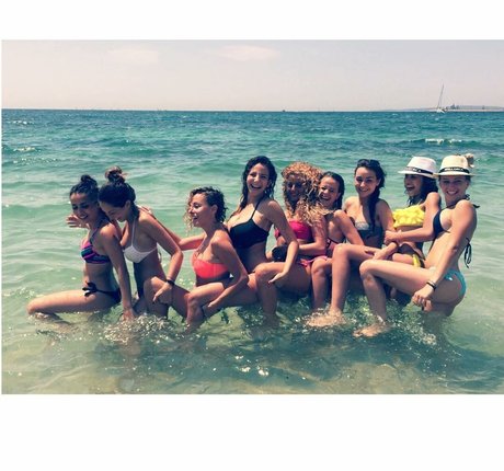 Cleo Bracchi ホットなモデル 画像