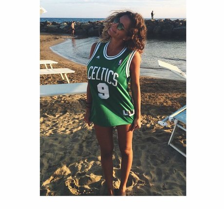 Cleo Bracchi ヌードスター 写真