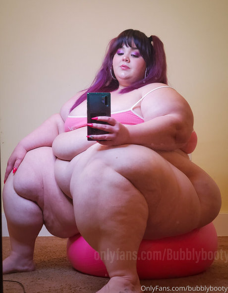 bubblybooty ポルノモデル 画像