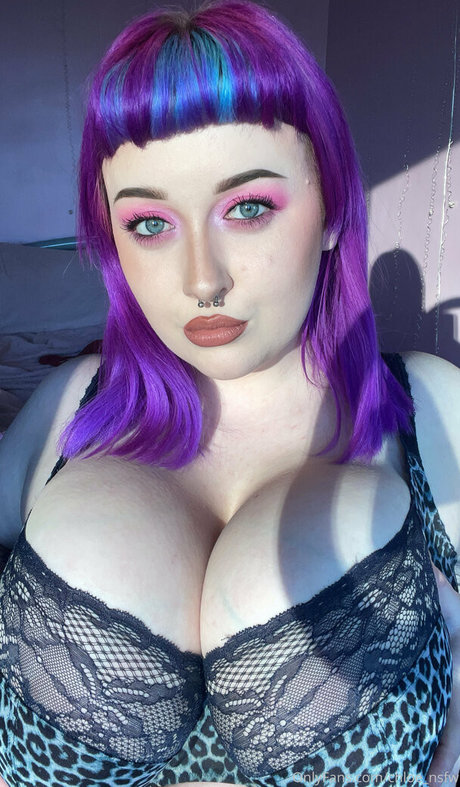 chloe nsfw 高品質モデル 写真