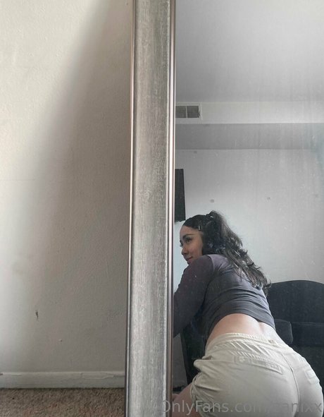 zanixx ポルノモデル 写真