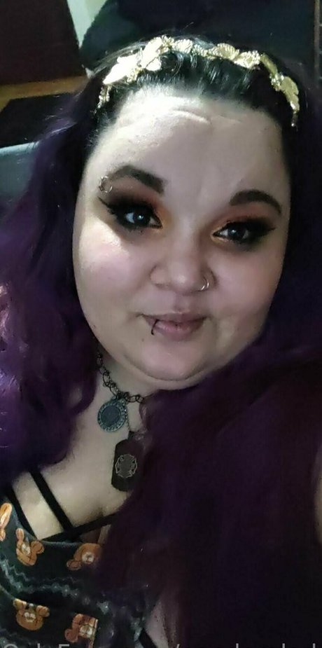 英国のティーンオンリーファン セクシーヌード 画像