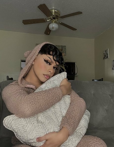 Yourplaybunnyy 完璧なモデル ギャラリー