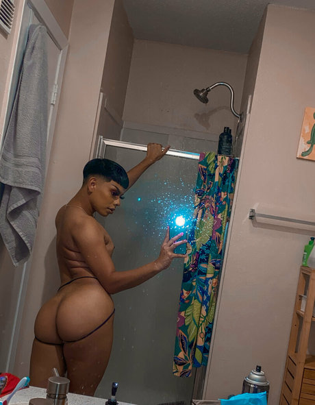 Yourplaybunnyy ポルノモデル ギャラリー