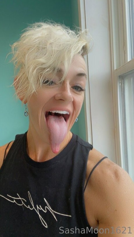 sashamoon1621 素敵なモデル 写真