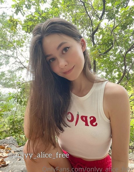 onlyalice free ヌードスター 写真