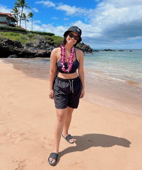 Lilly Singh ポルノモデル 写真