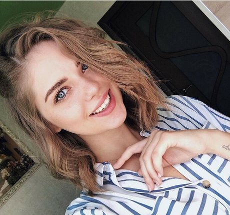 Yumasheva 最高のモデル アーカイブ