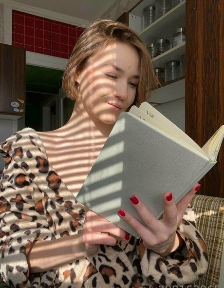 JOIティーンオンリーファンズ セクシーヌード 写真