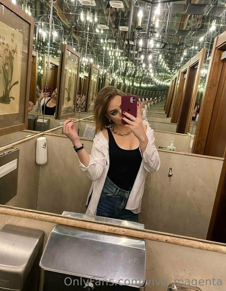 赤毛ティーンオンリーファンズ アダルト無料 写真