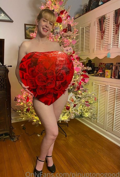 pinuptonogood セックス女優 写真