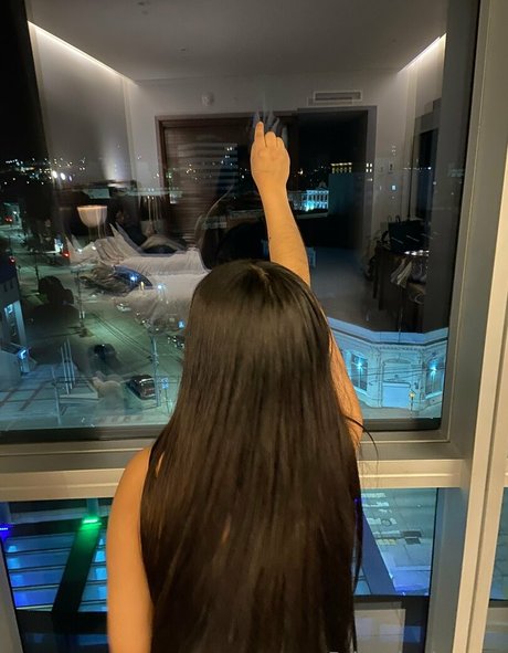 黒檀の猫オンリーファンズ ホットセクシー 画像