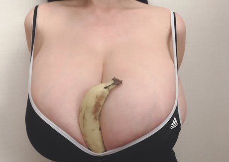 黒いお尻のオンリーファンズ 無料 写真