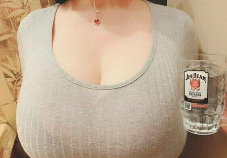 曲線美のクーガーOnlyFans 無料 写真