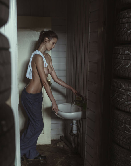 voronina model ヌード女優 写真