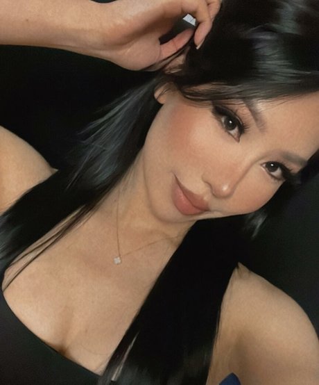 BBWキティOnlyFans アートヌード 写真