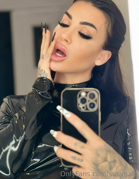 アナルブロンドOnlyFans セクシー 写真