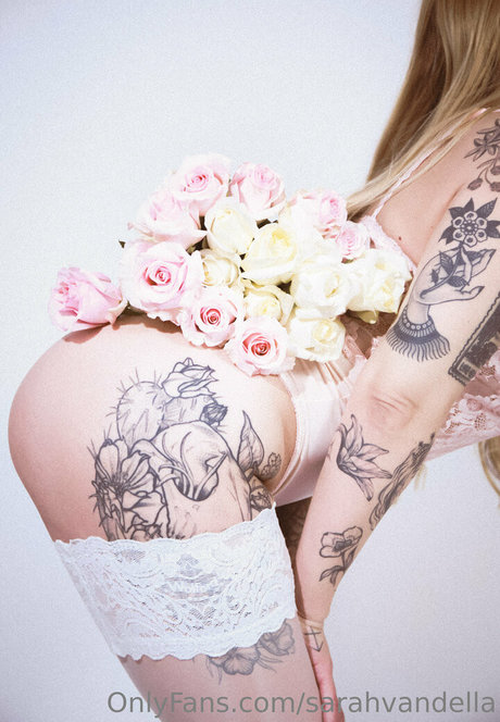 Sarahvandella ポルノ女優 画像