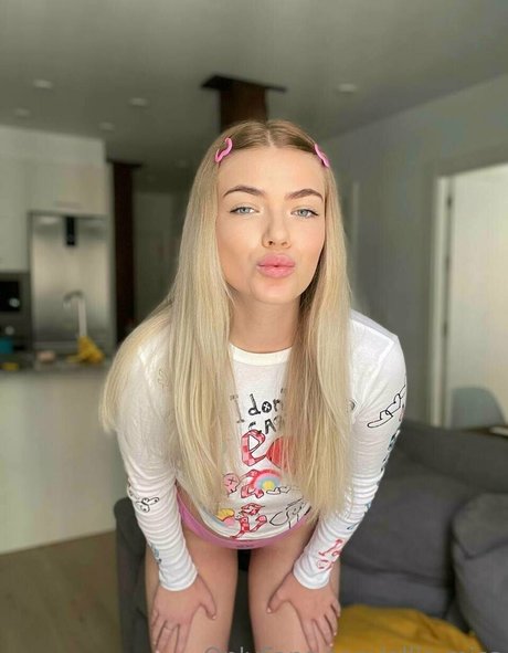 ミニドレス OnlyFans xxx 画像