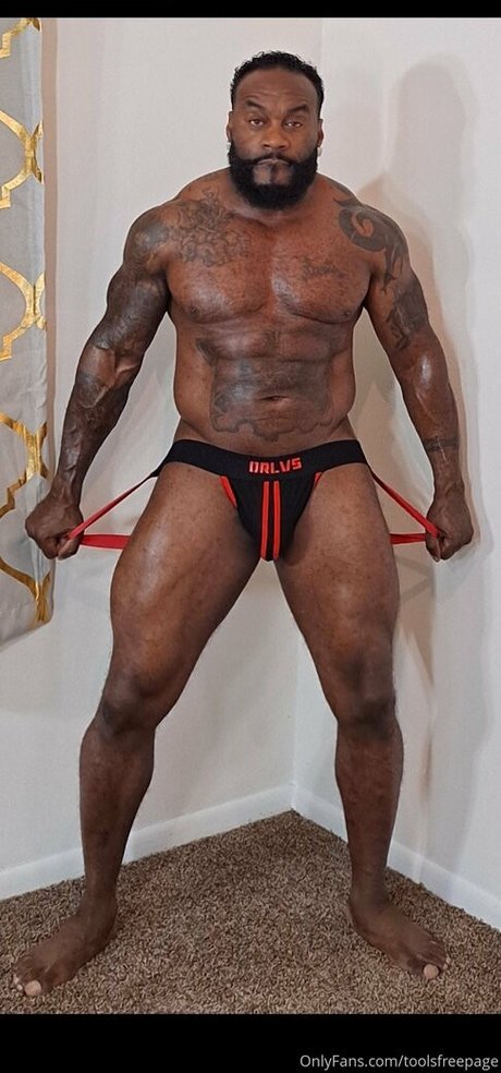 フィットネスインフルエンサーオンリーファンズ セクシー裸 写真