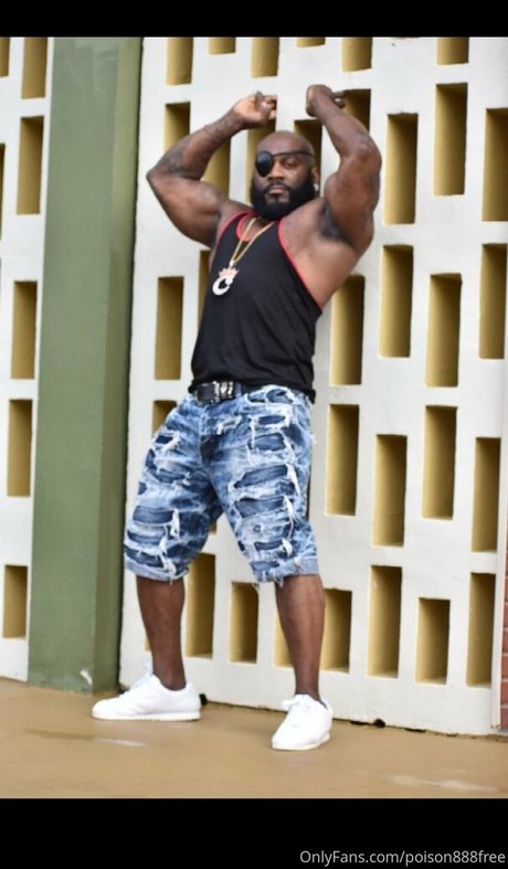 巨乳の黒人女性オンリーファンズ 美しい裸 写真