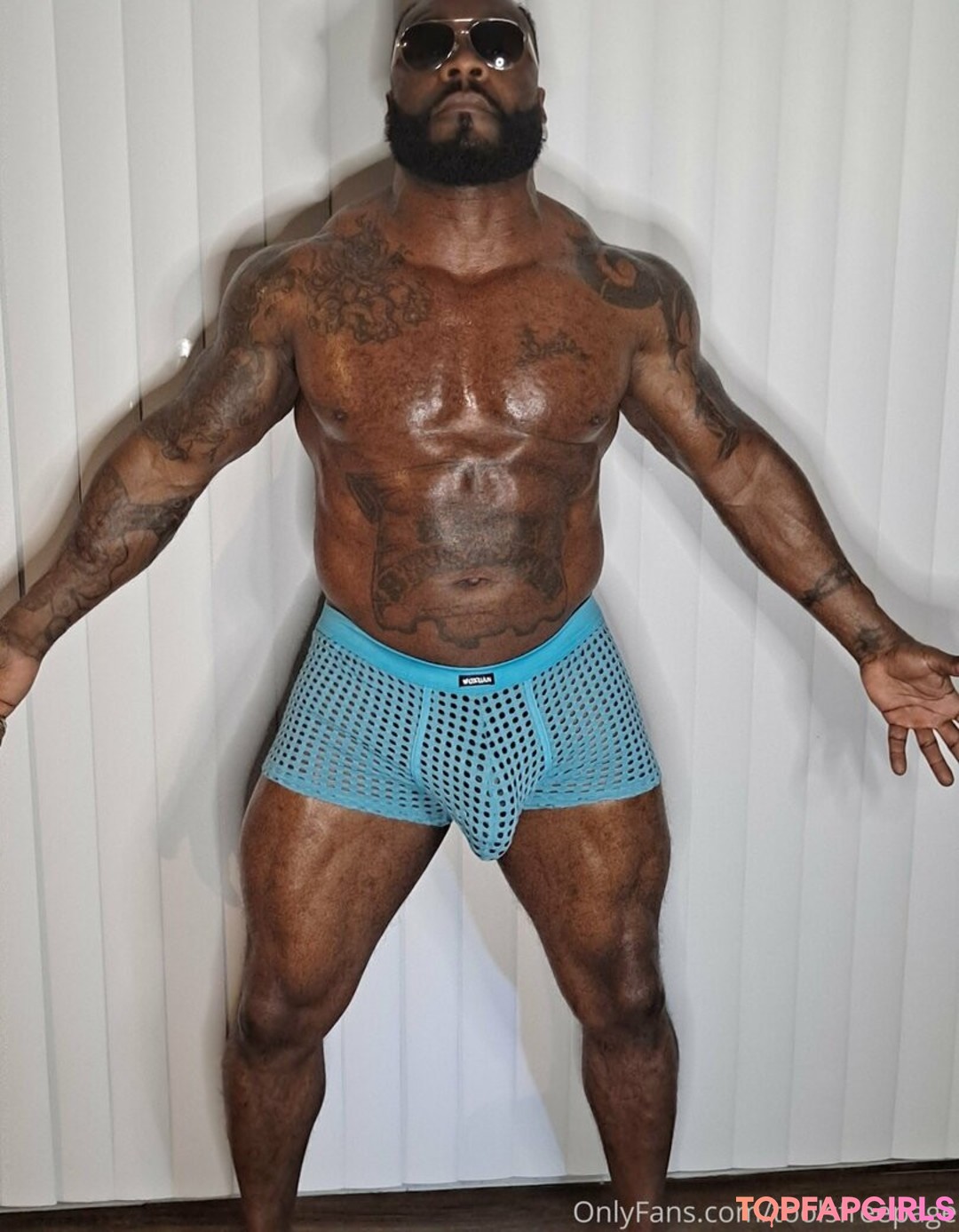 ゲイの乳首OnlyFans ホットxxx 写真