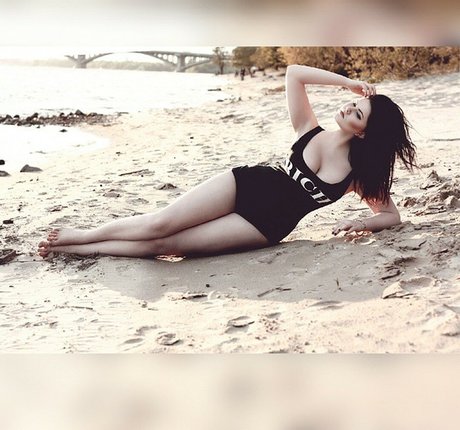 熟女 太め OnlyFans セクシー裸 写真