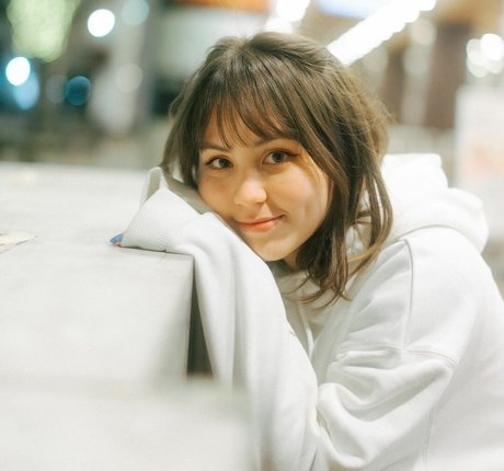 ポニーテールオンリーファンズ えろた 写真