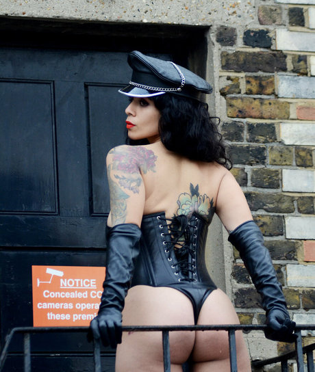 曲線美のランジェリーOnlyFans ポルノ 画像